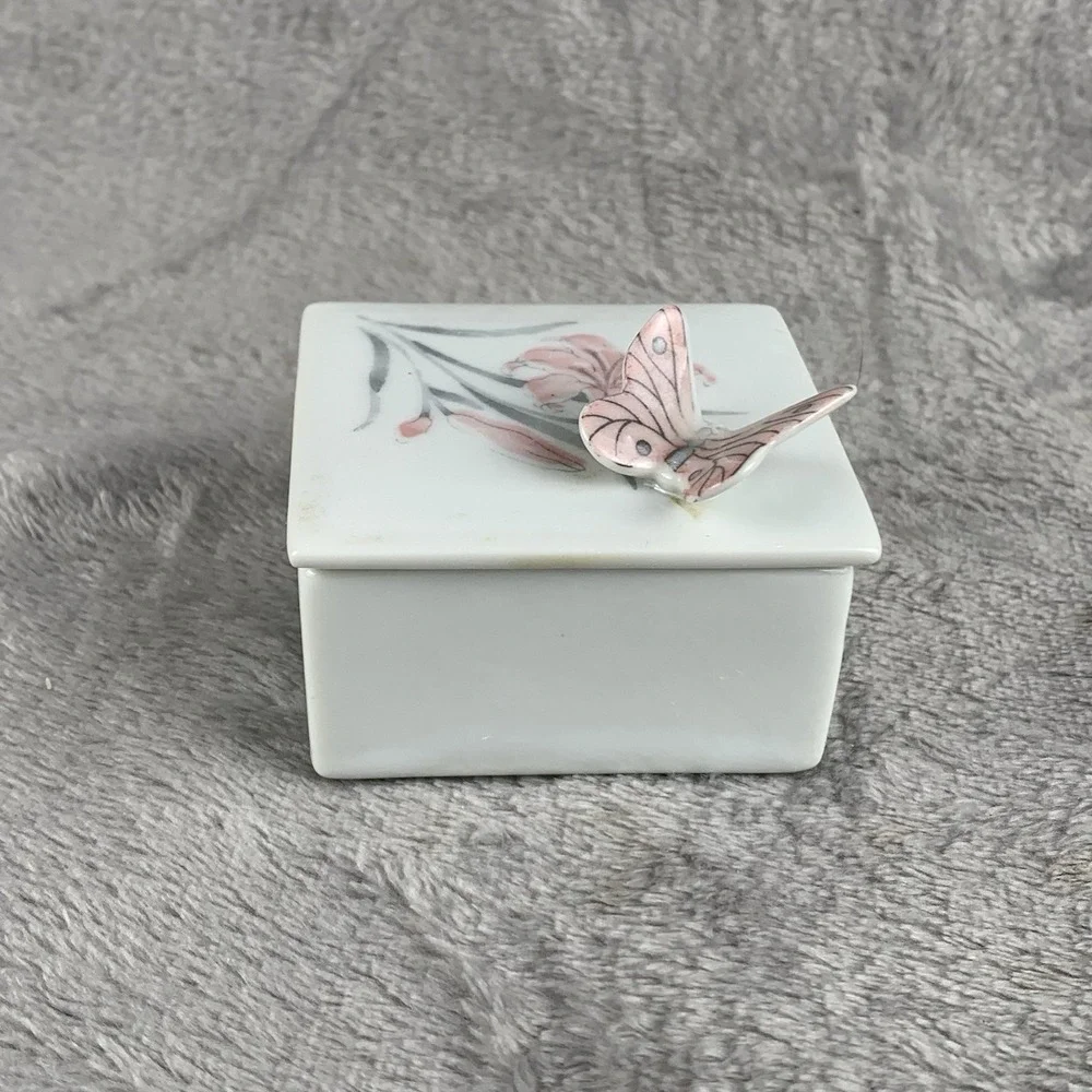 Butterfly Dropout vintage porcelain